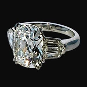 1.65 carat Three stone diamond anniversary ring wh